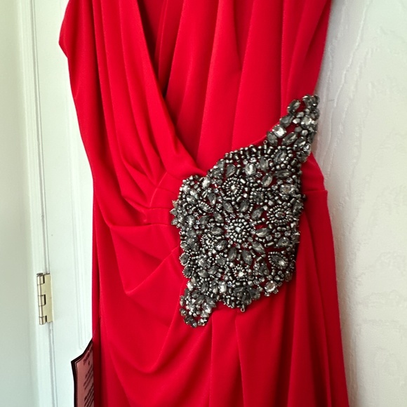 NWT Calvin Klein Red Sleeveless Twist Front Wrap Dress, Size 6 - Picture 4 of 14